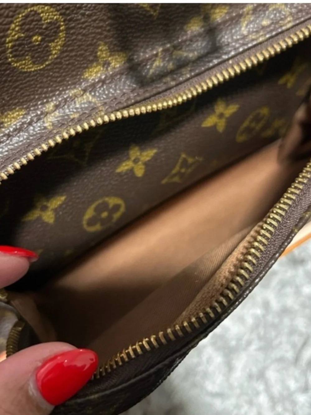 Louis Vuitton classic louis